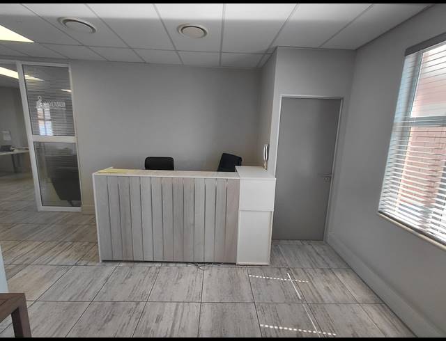 424M² OFFICE FOR SALE IN DAINFERN